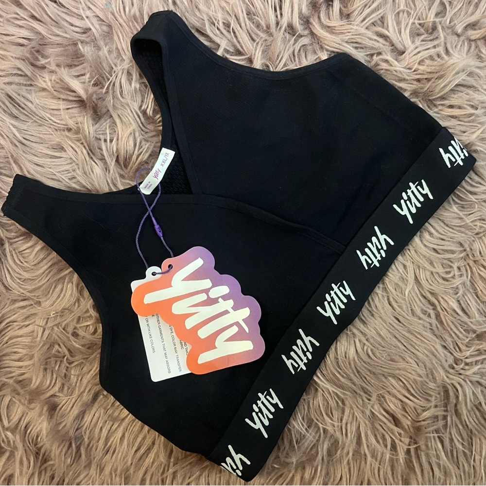YITTY Black Sports Bra